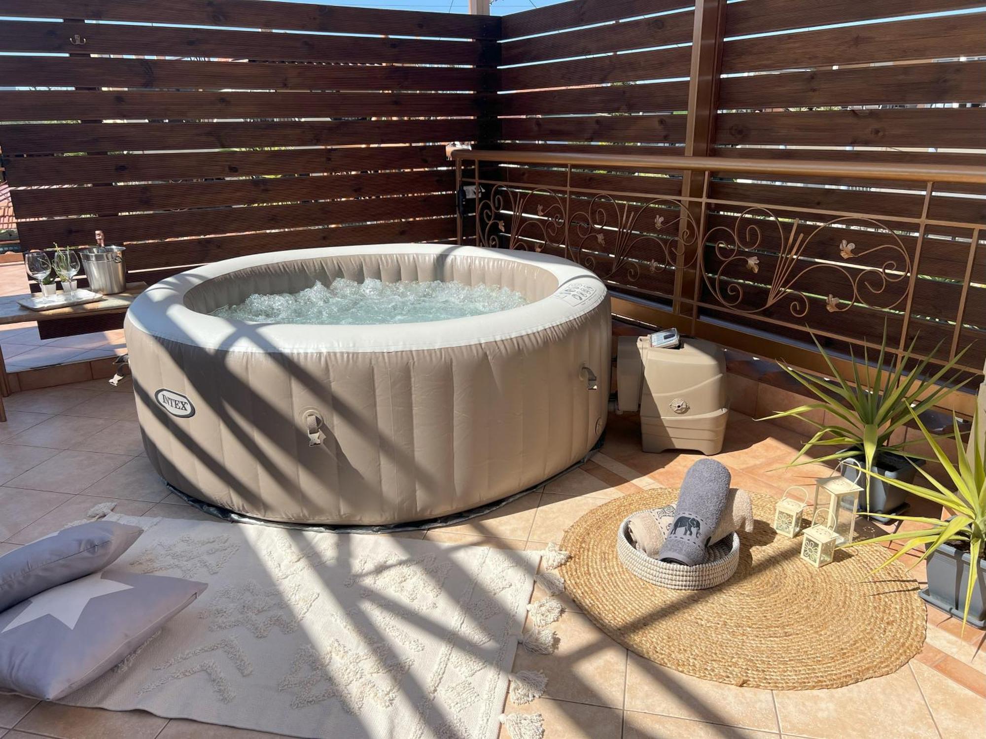 Doormat# Wait 'N Sea, Jacuzzi, Luxury Stone House Apartment เอปาโนมี ภายนอก รูปภาพ