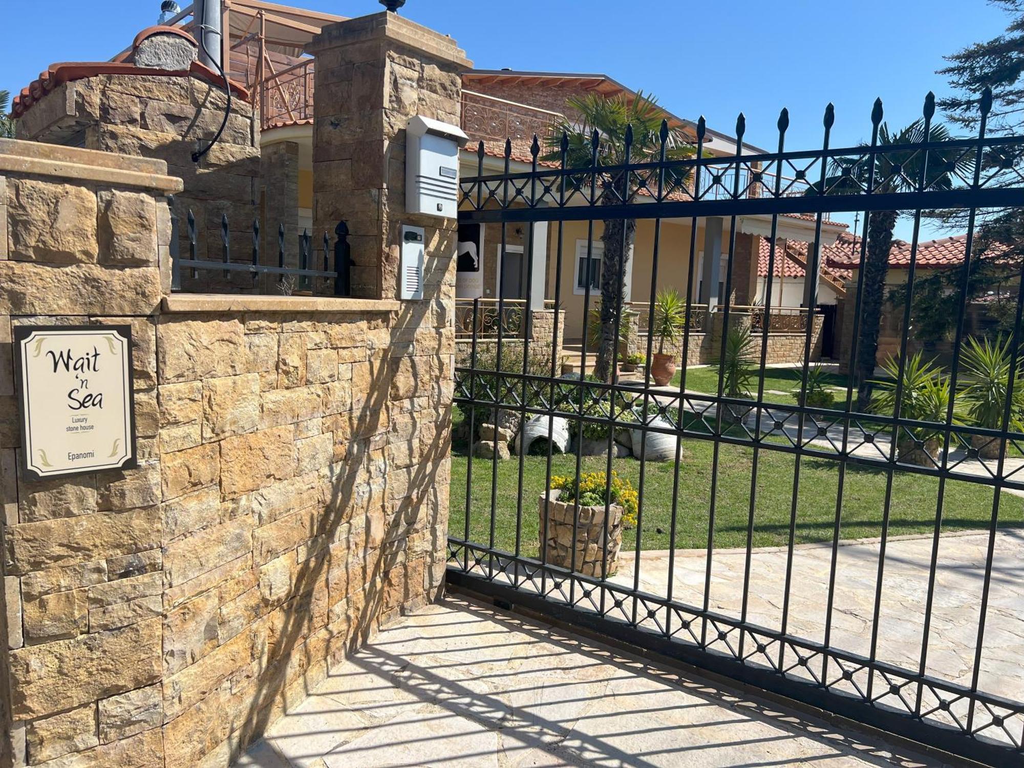Doormat# Wait 'N Sea, Jacuzzi, Luxury Stone House Apartment เอปาโนมี ภายนอก รูปภาพ